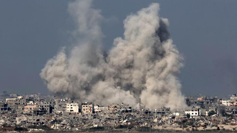 نتيجة مخلفات القنابل السامة ...غزة ستشهد تزايد نسب السرطان 